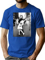 Kissing On Vj Day World War Poster T-Shirt for Men & Women, T-Shirts Graphic Tee - Blue